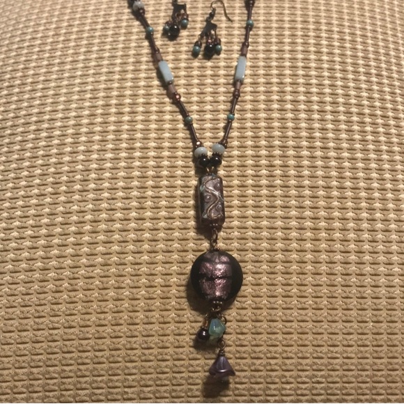 EUC 2 Womens Necklace and Earrings sets - Picture 6 of 10